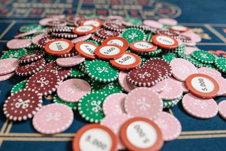 Poker Chips Tricks: Variants, To Play in 2022